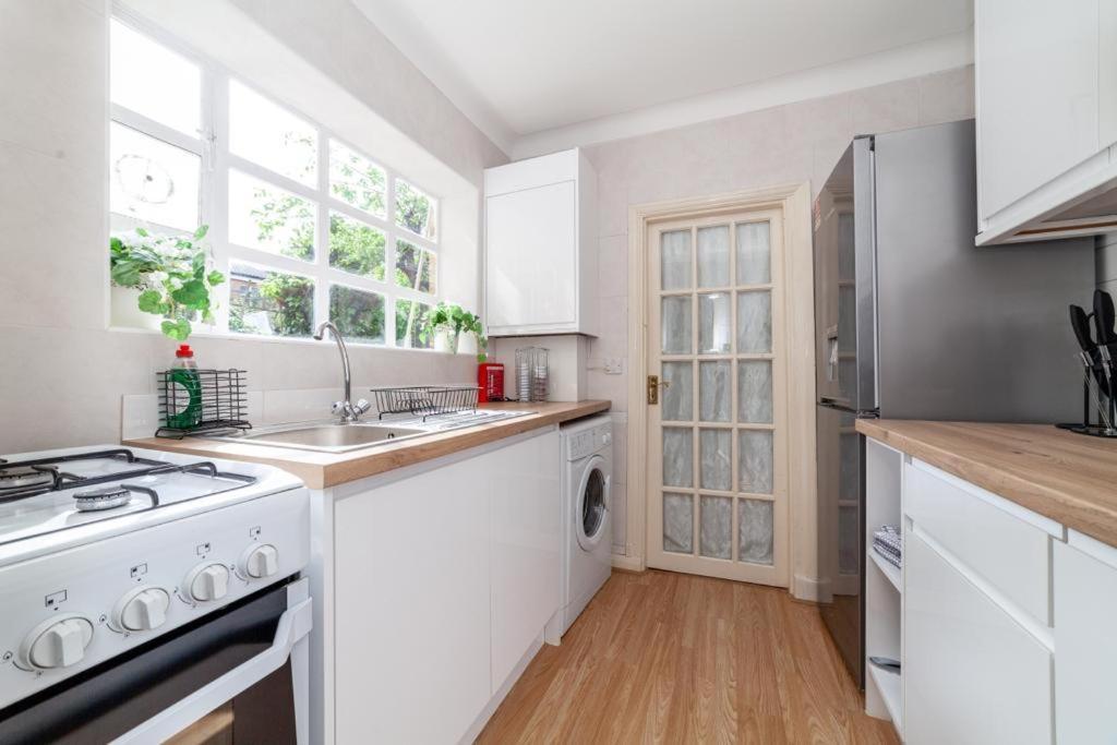 One Bedroom Flat In The Heart Of Brixton London Eksteriør bilde